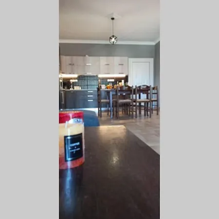Modern αpt 500m From The Beach. Appartamento *
