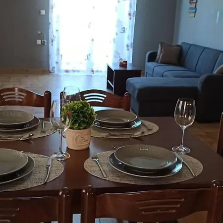 Modern αpt 500m From The Beach. * La Canea