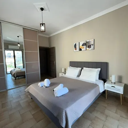 Modern αpt 500m From The Beach. *