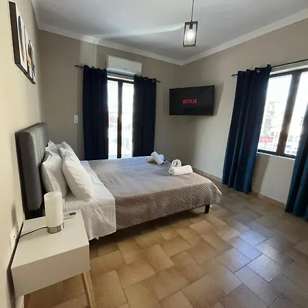 Modern αpt 500m From The Beach. Appartamento La Canea